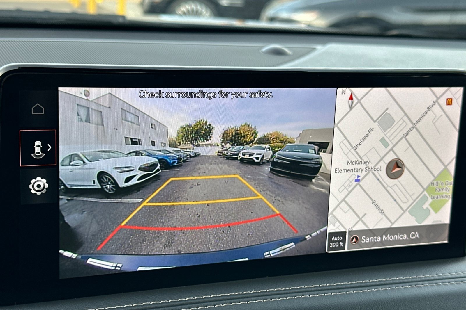 Used 2023 Genesis G70 2.0T image 20