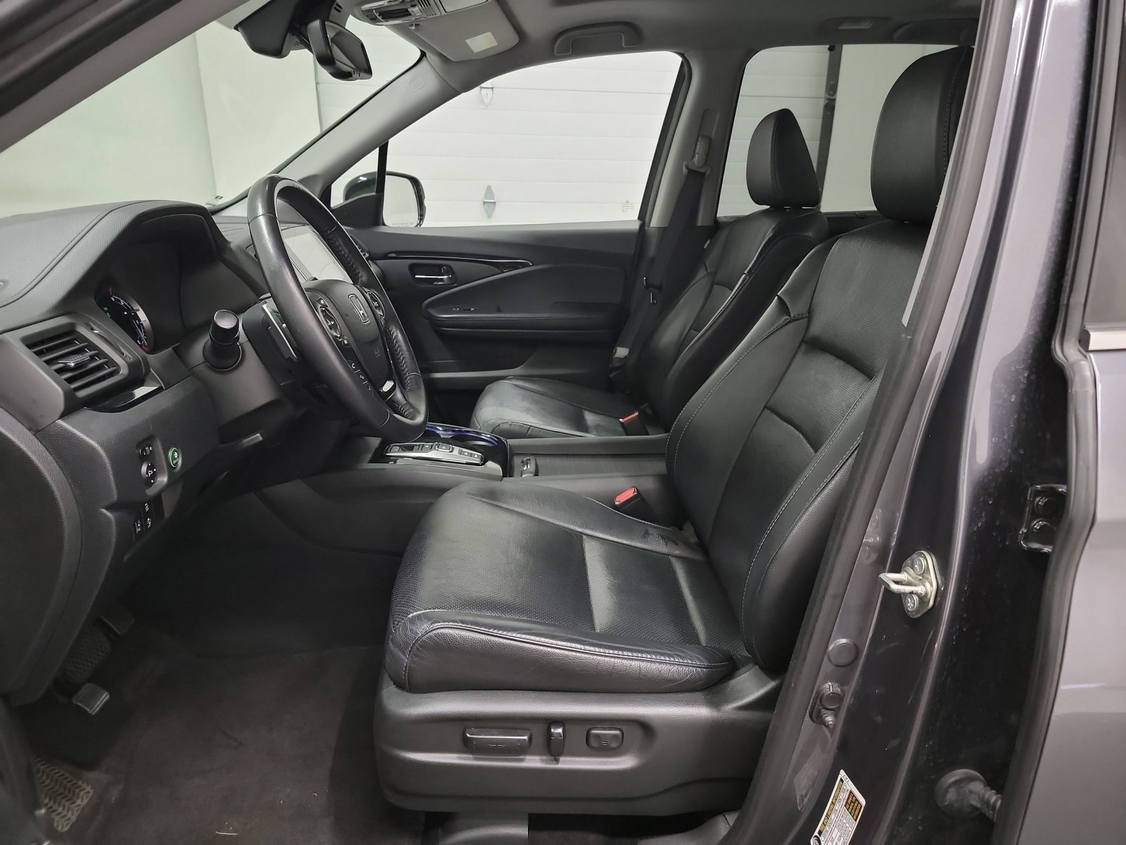 Used 2017 Honda Pilot Elite image 12