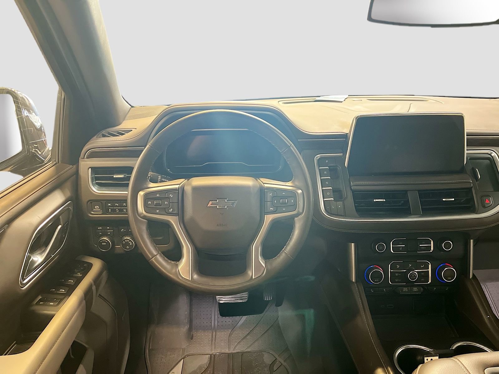 Used 2023 Chevrolet Suburban Z71 w/ Luxury Package image 24