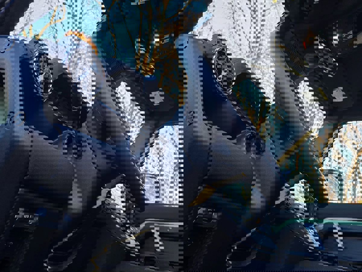 Used 2023 Land Rover Defender 110 75th Limited Edition image 28