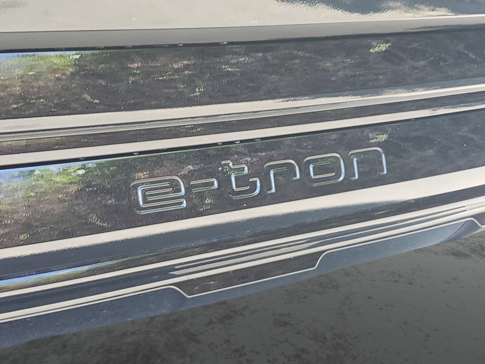 Used 2024 Audi Q8 e-tron Premium Plus AWD/4WD image 7