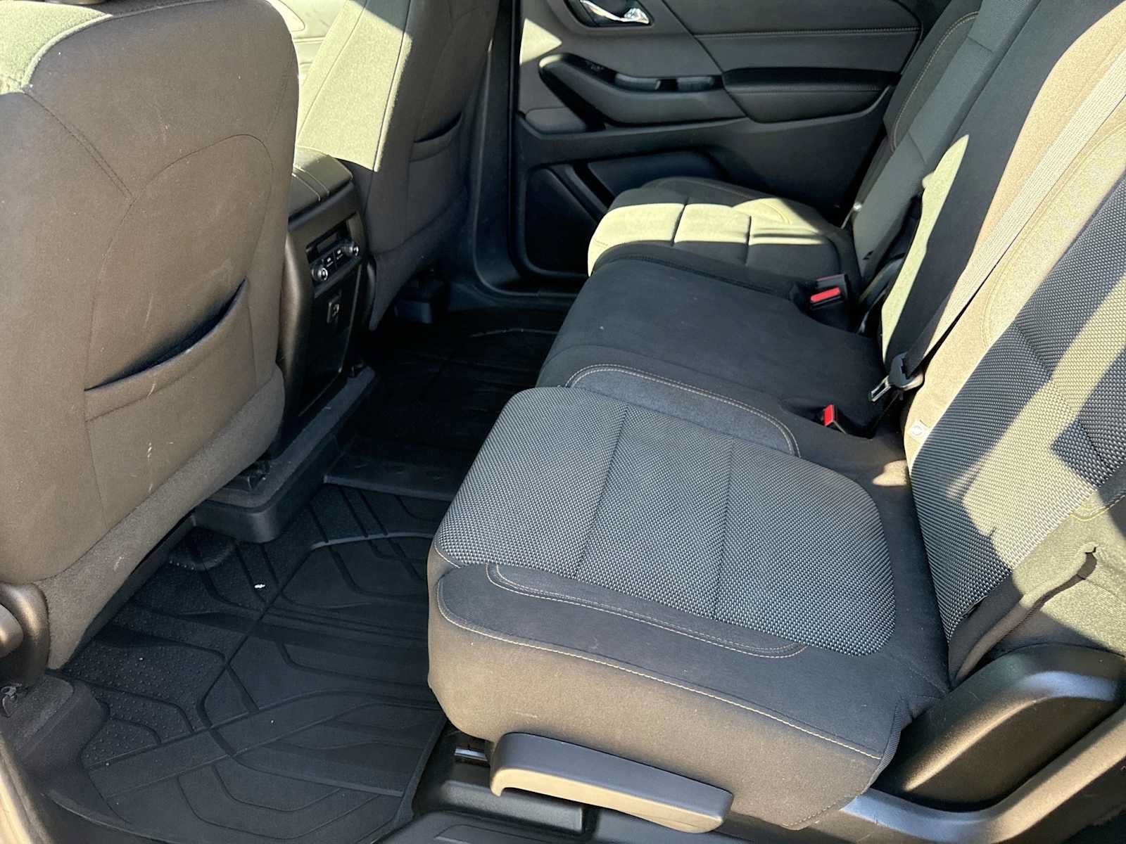 Used 2018 Chevrolet Traverse LS w/ LPO, Floor Liner Package FWD image 18