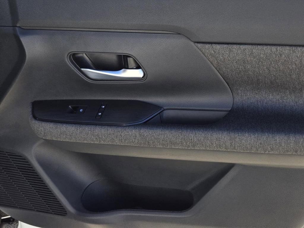 New 2026 Nissan Kicks SV w/ SV Premium Package FWD image 8