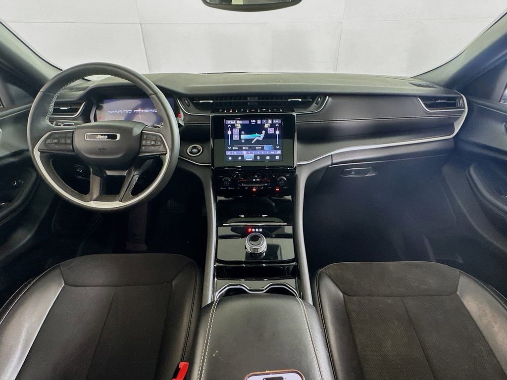 Used 2023 Jeep Grand Cherokee Altitude image 29