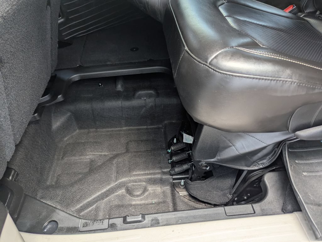 Used 2023 Chrysler Pacifica Touring-L FWD image 38