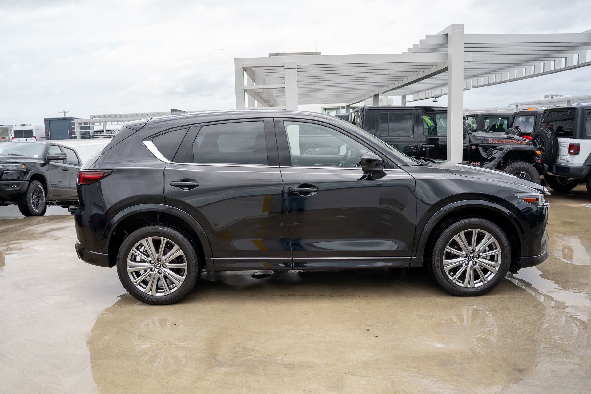 Used 2023 MAZDA CX-5 Signature AWD/4WD image 4