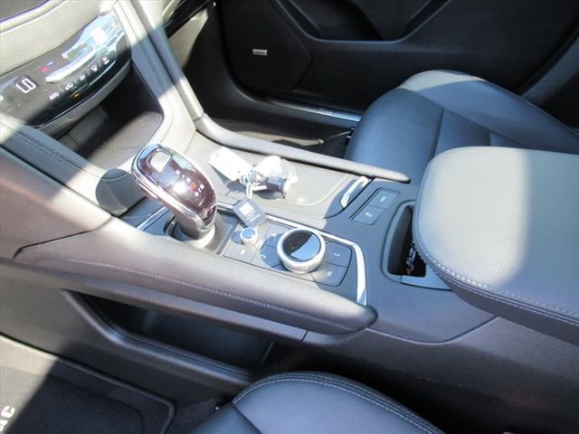 Certified 2025 Cadillac XT5 Premium Luxury FWD image 19