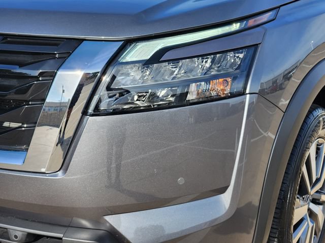 Used 2025 Nissan Pathfinder SL FWD image 17