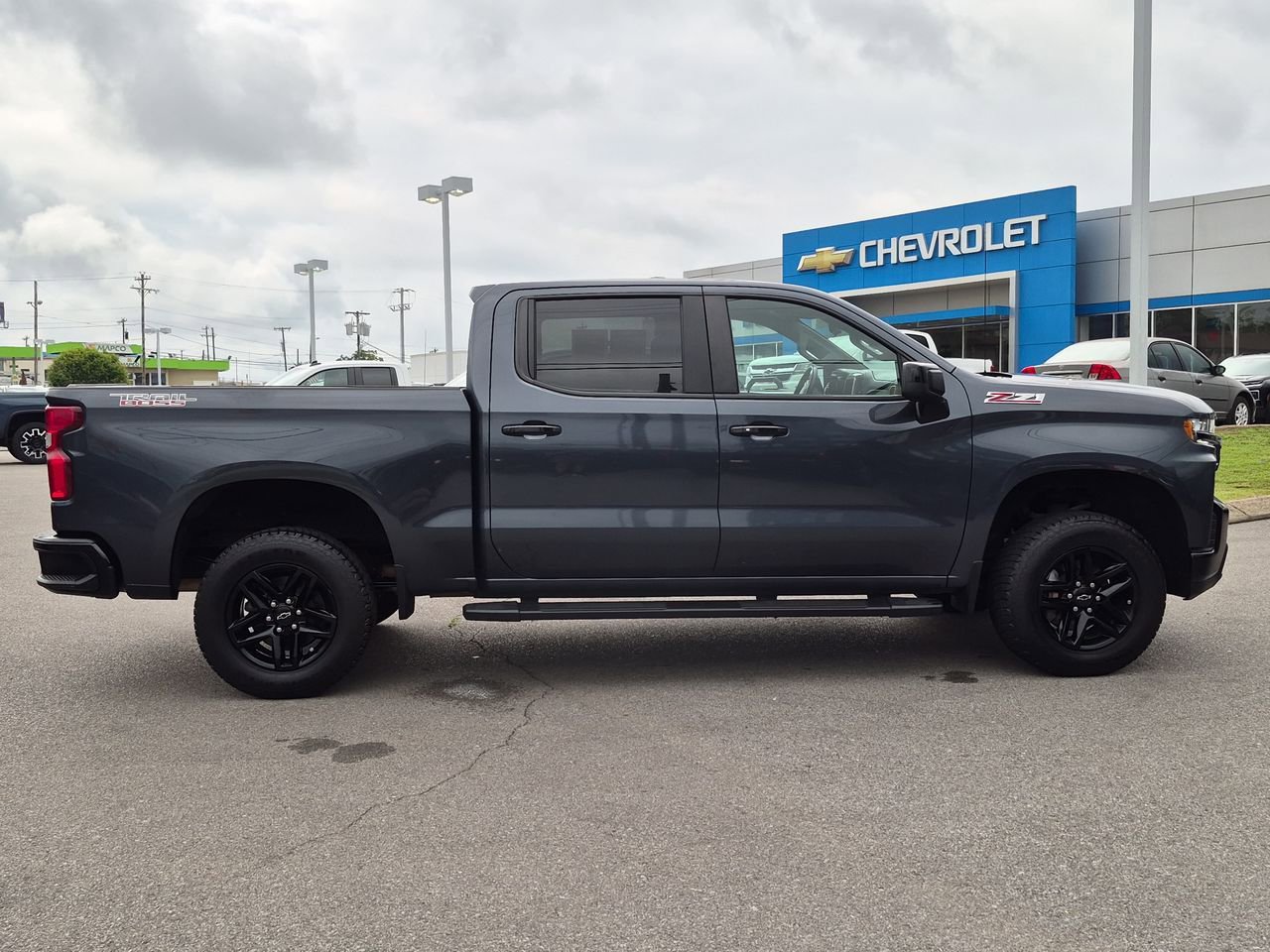 Used 2021 Chevrolet Silverado 1500 LT Trail Boss w/ Bed Protection Package AWD/4WD image 9