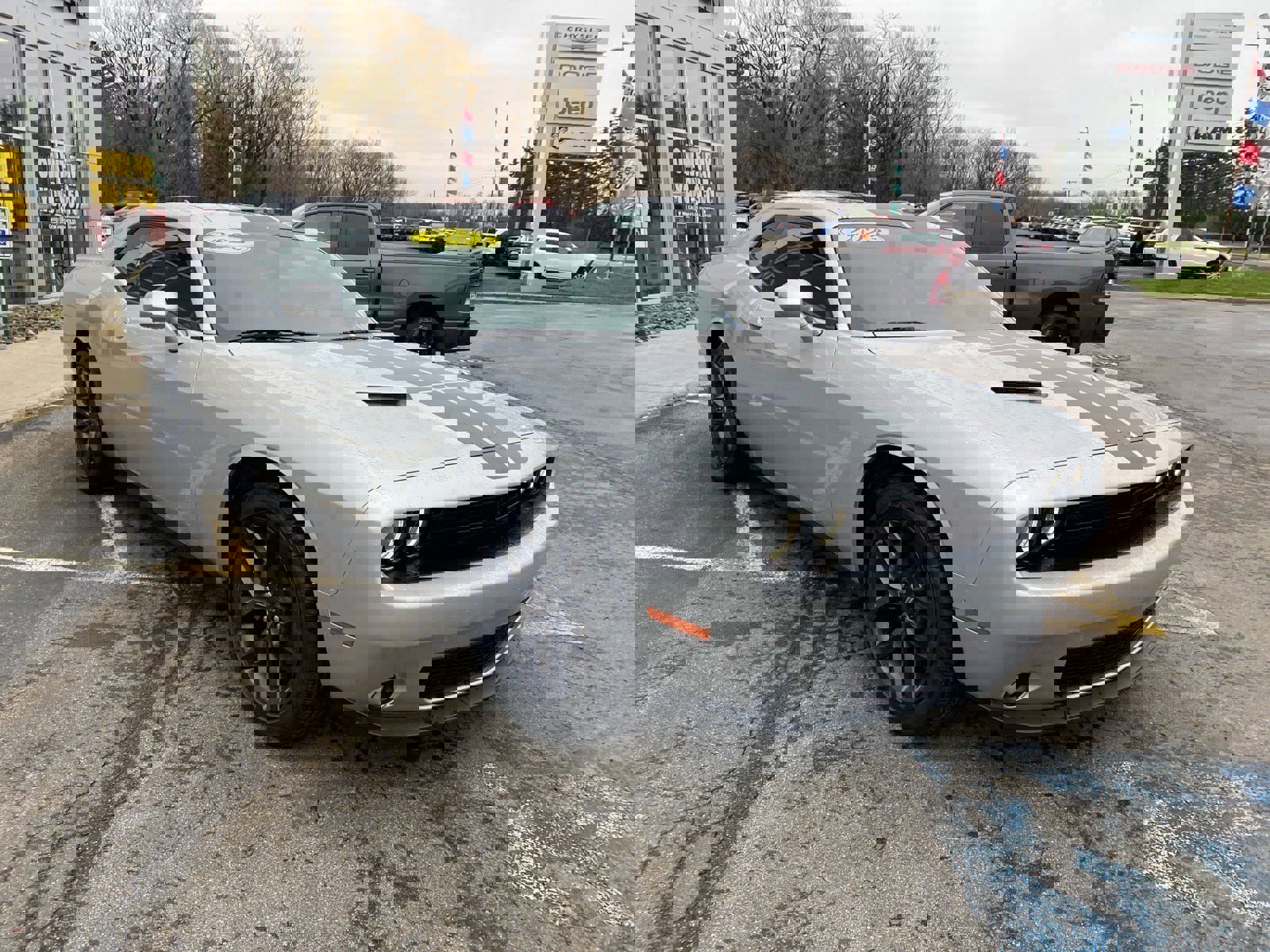 Used 2023 Dodge Challenger SXT w/ Plus Package image 7