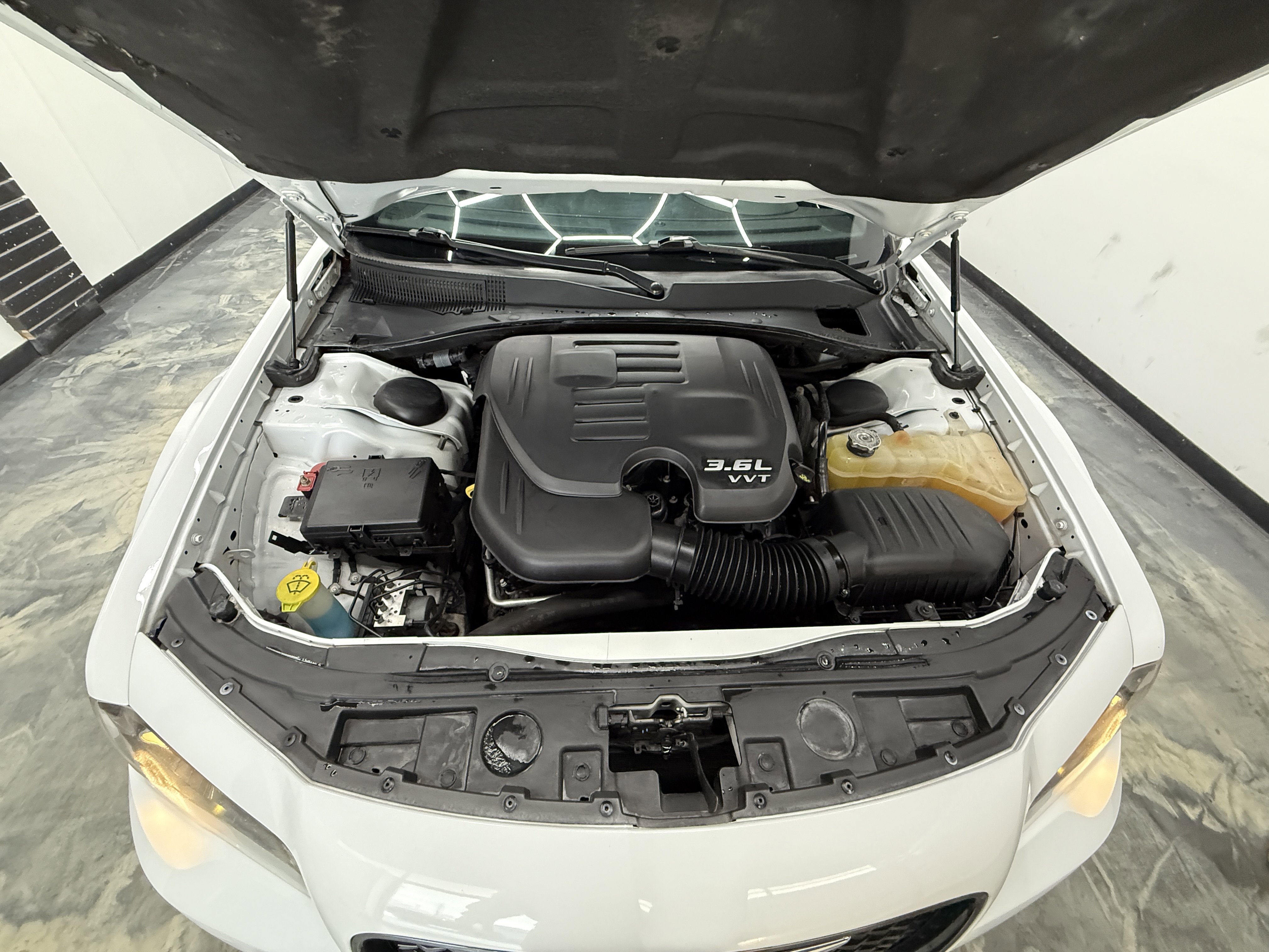 Used 2018 Chrysler 300 S image 26