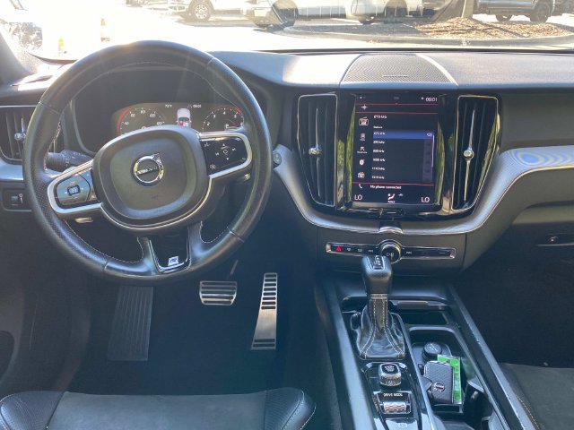 Used 2019 Volvo XC60 T5 R-Design FWD image 8