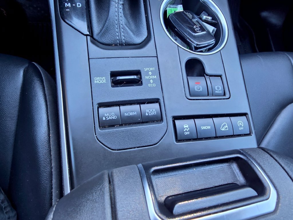 Certified 2022 Toyota Highlander XLE AWD/4WD image 28