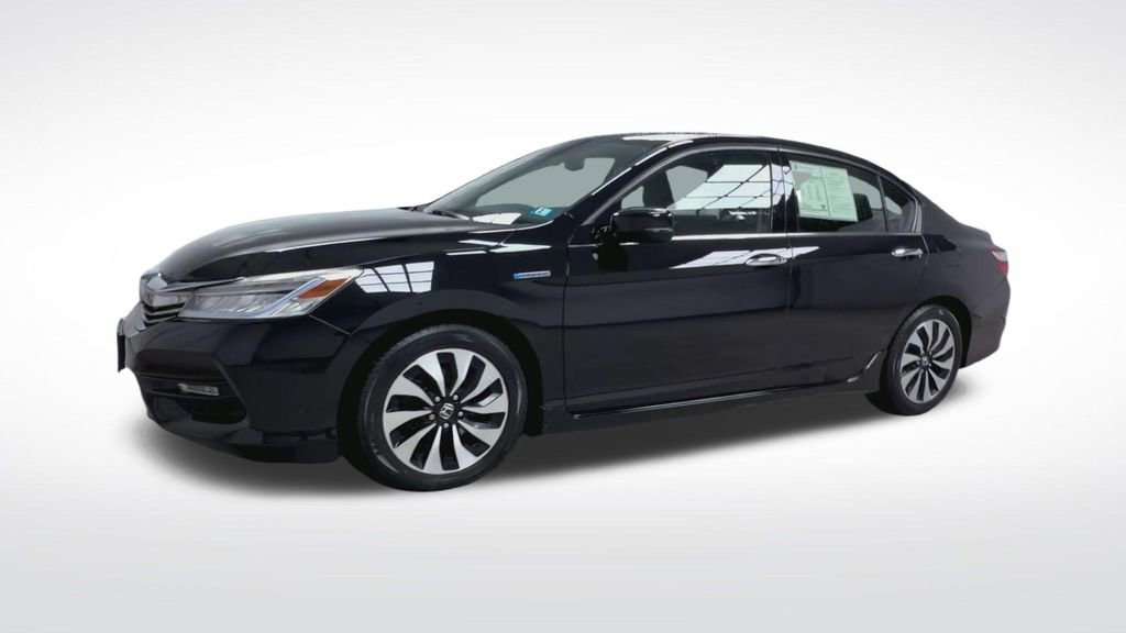 Used 2017 Honda Accord Touring image 4