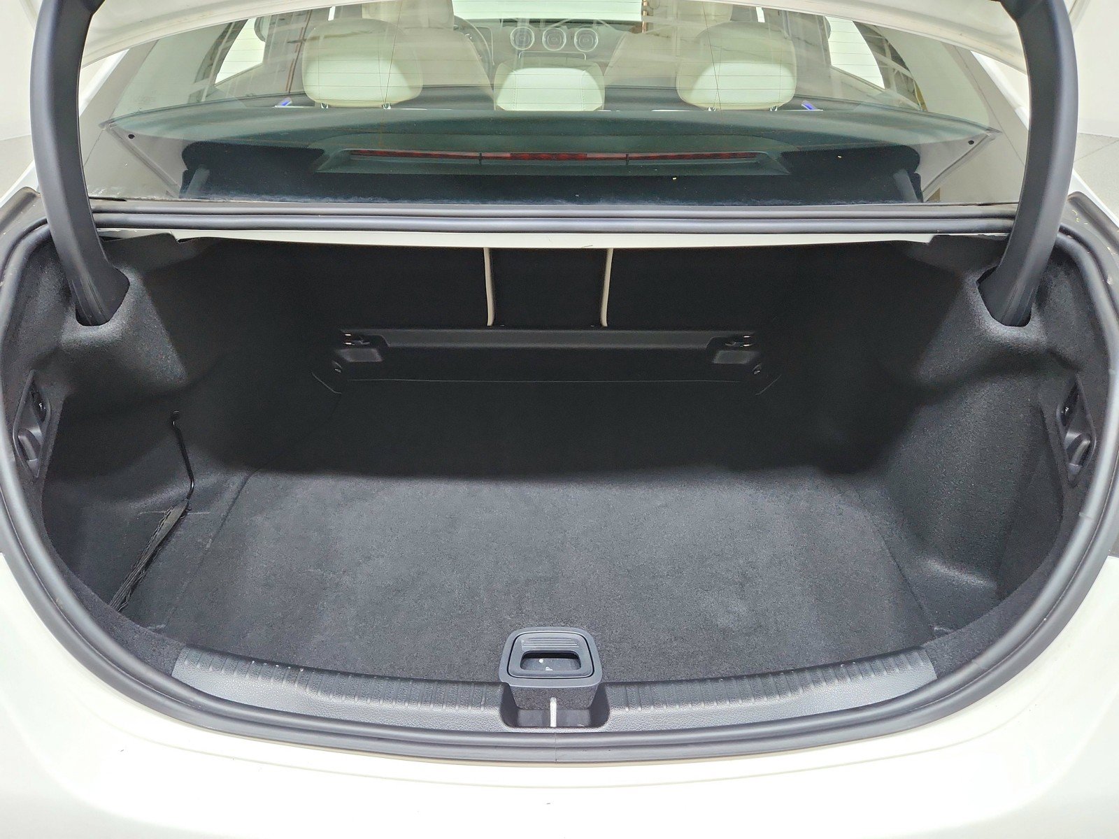 Used 2022 Mercedes-Benz C 300 Sedan w/ Exclusive Trim Package image 34
