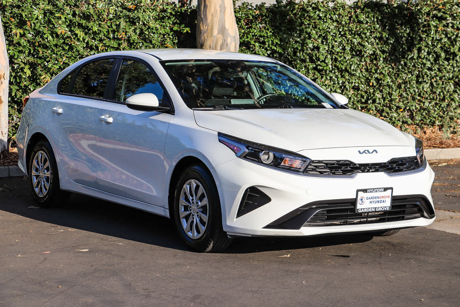 Used 2023 Kia Forte LX FWD image 3
