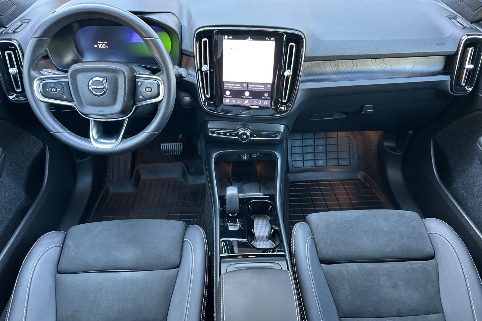 Certified 2023 Volvo C40 P8 Recharge Plus w/ Climate Package AWD/4WD image 16