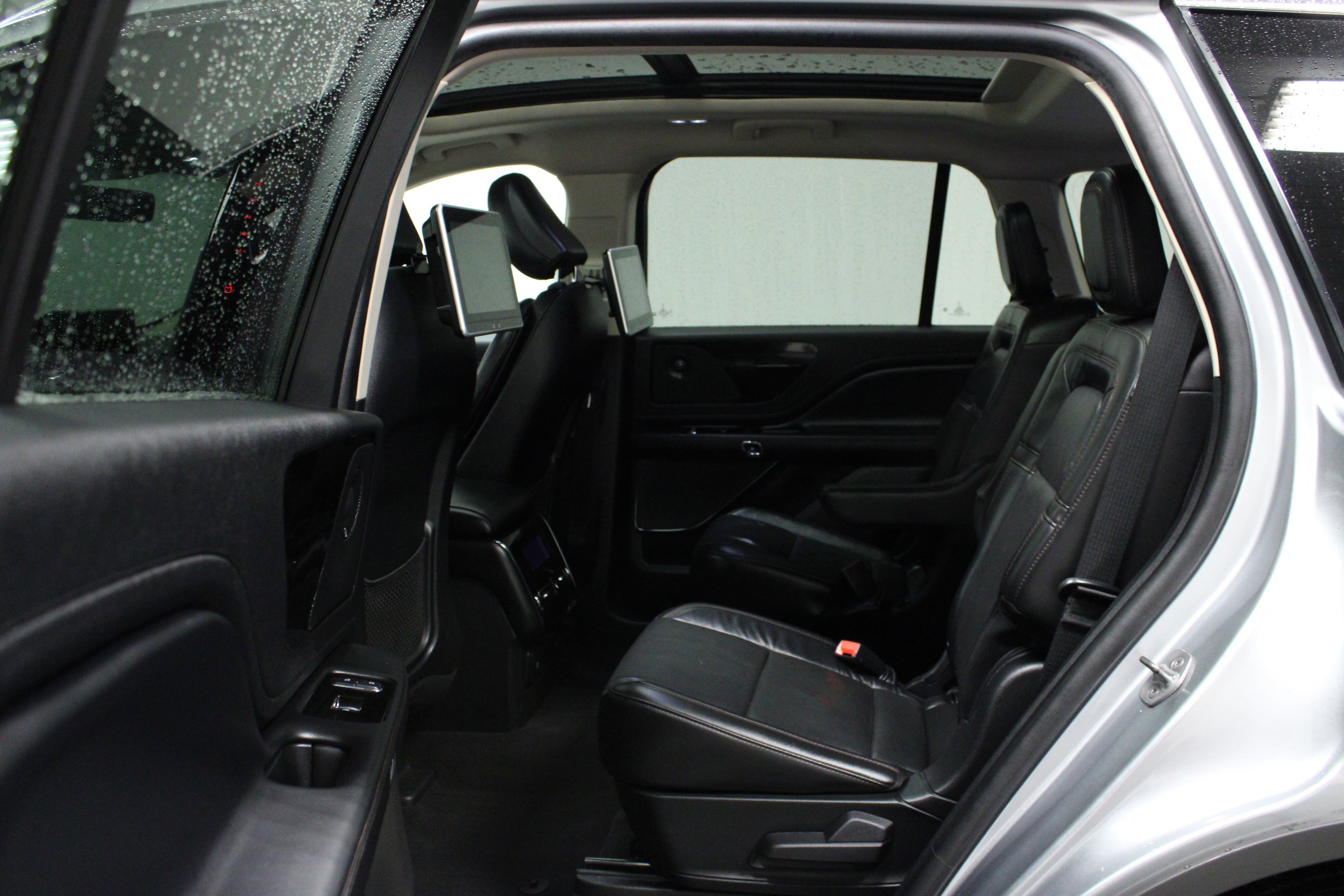 Used 2022 Lincoln Aviator Reserve w/ Equipment Group 201A image 14