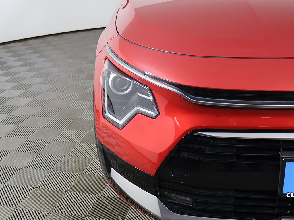 Used 2023 Kia Niro EX Touring image 14