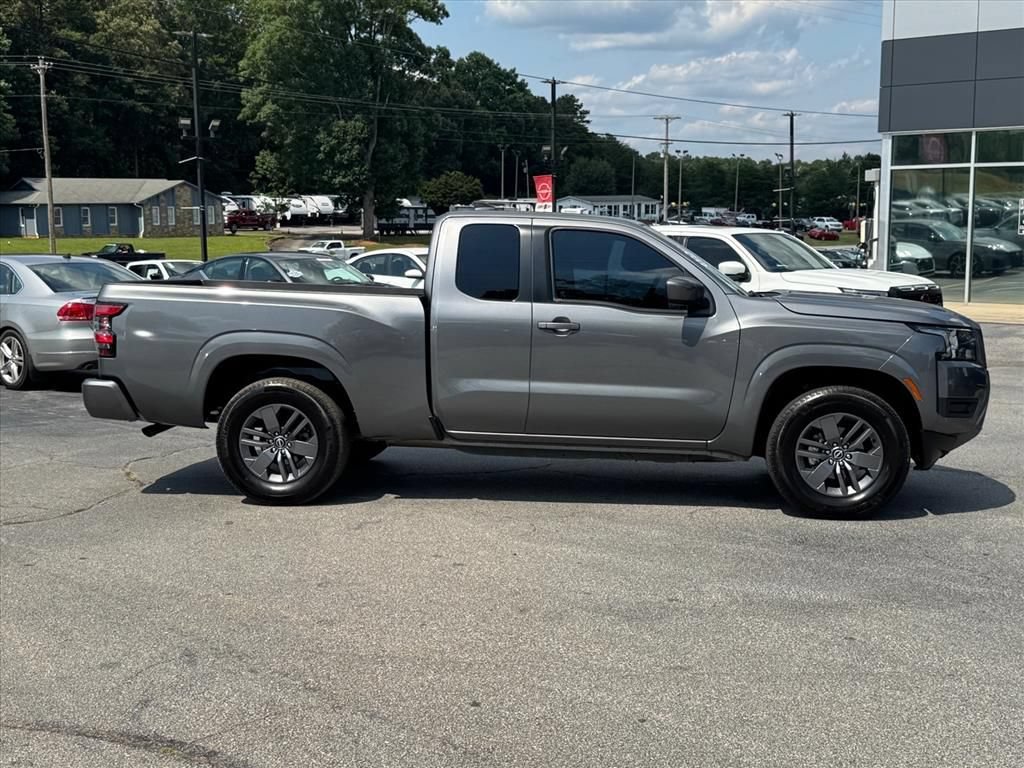 Certified 2025 Nissan Frontier SV RWD image 2