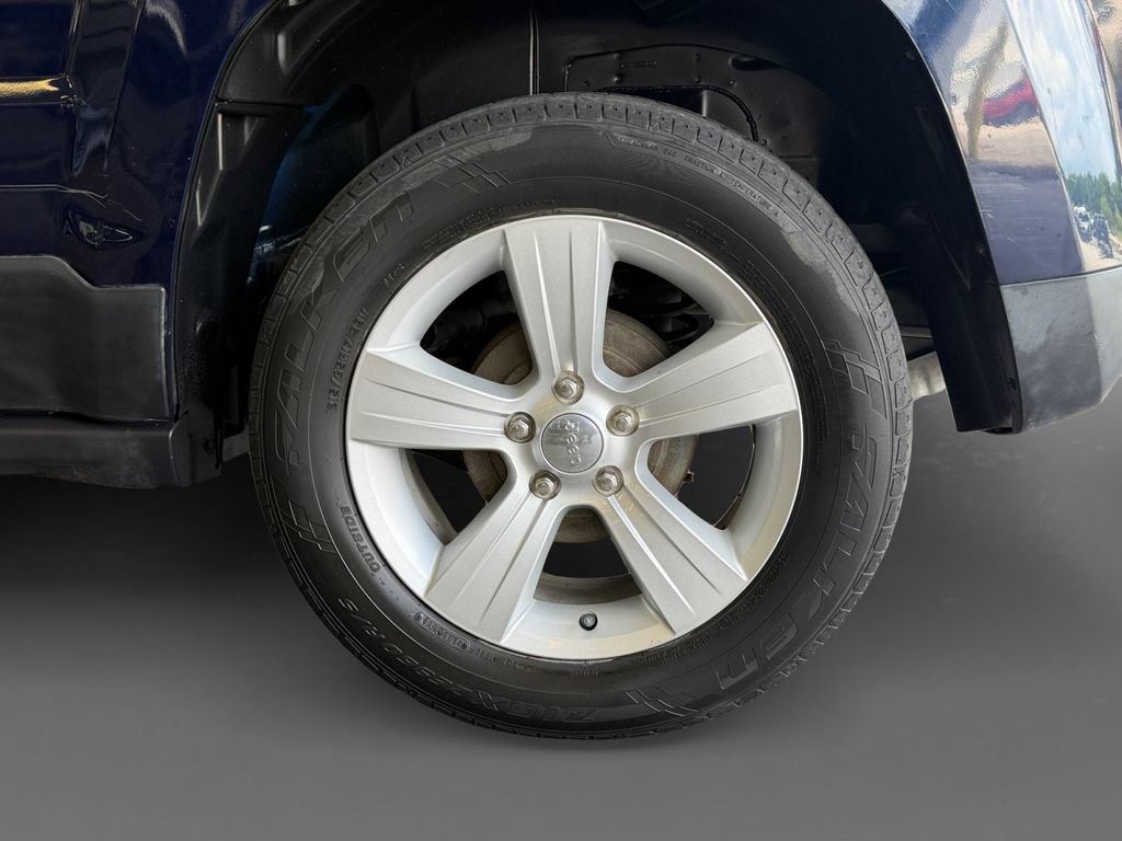 Used 2016 Jeep Patriot Sport w/ Tire & Wheel Group FWD image 16