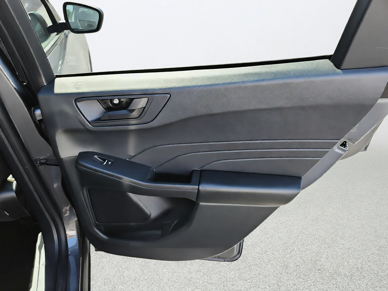 Used 2022 Ford Escape SE w/ Convenience Package FWD image 29