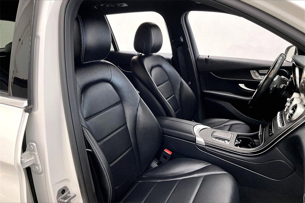 Used 2021 Mercedes-Benz GLC 300 4MATIC image 7