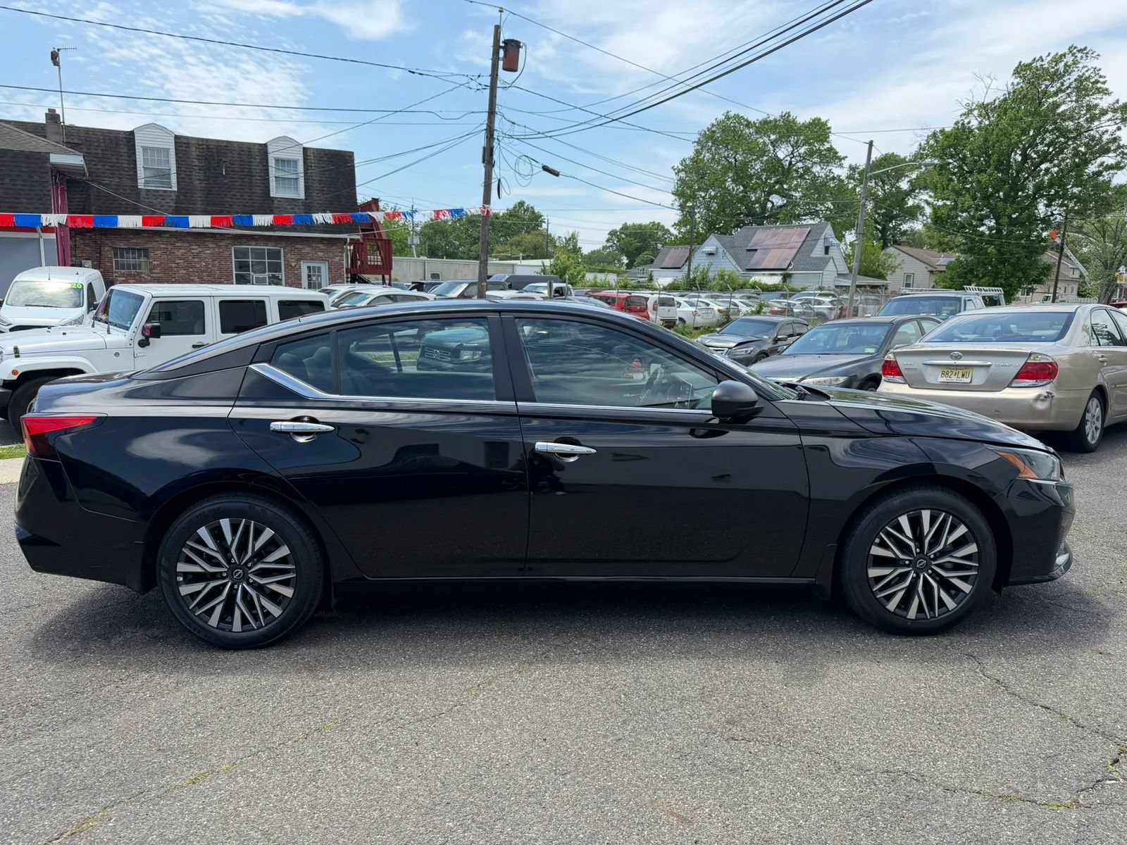 Used 2024 Nissan Altima 2.5 SV FWD image 17