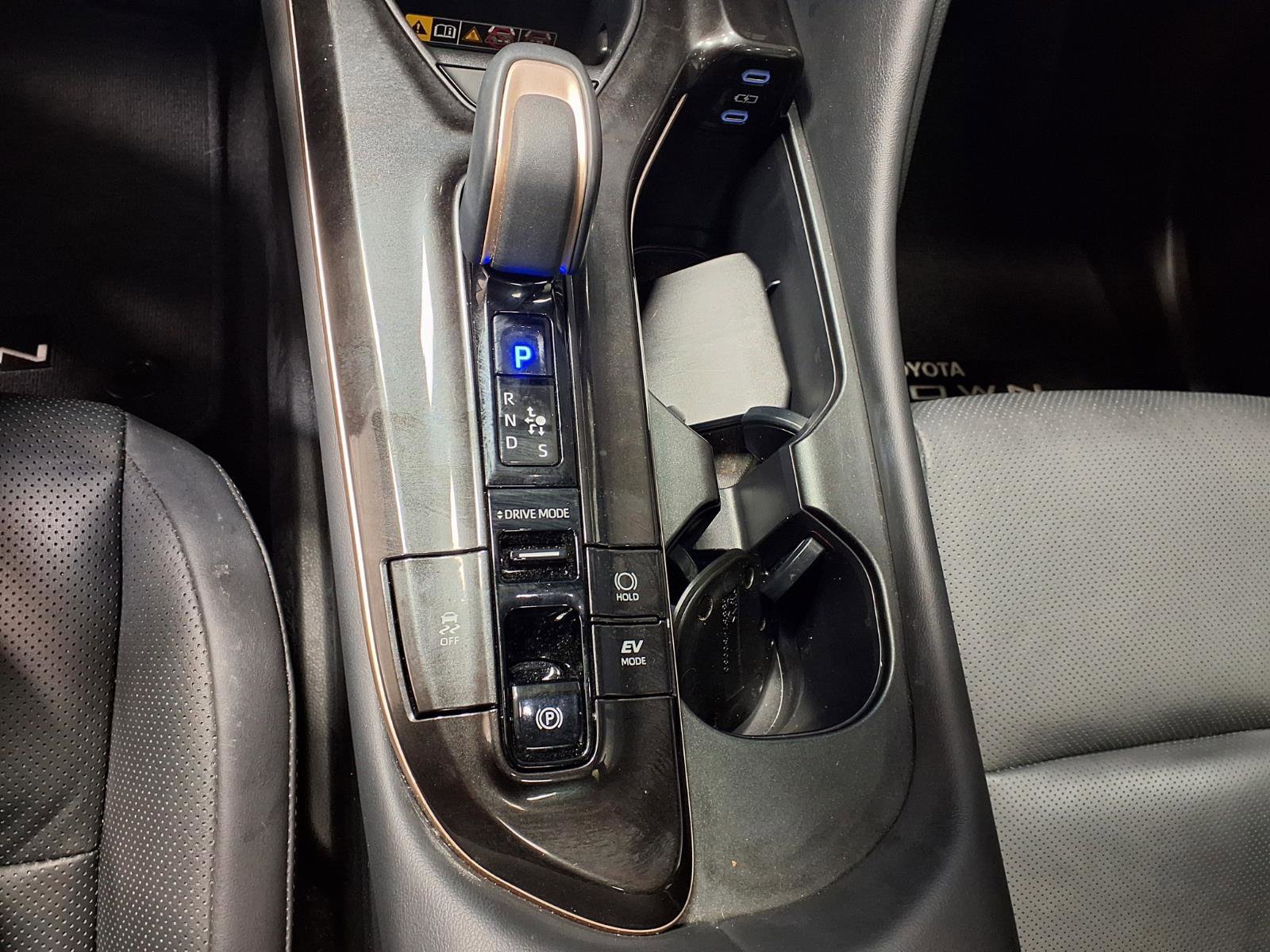 Used 2025 Toyota Crown Signia w/ Advanced Technology Package image 19