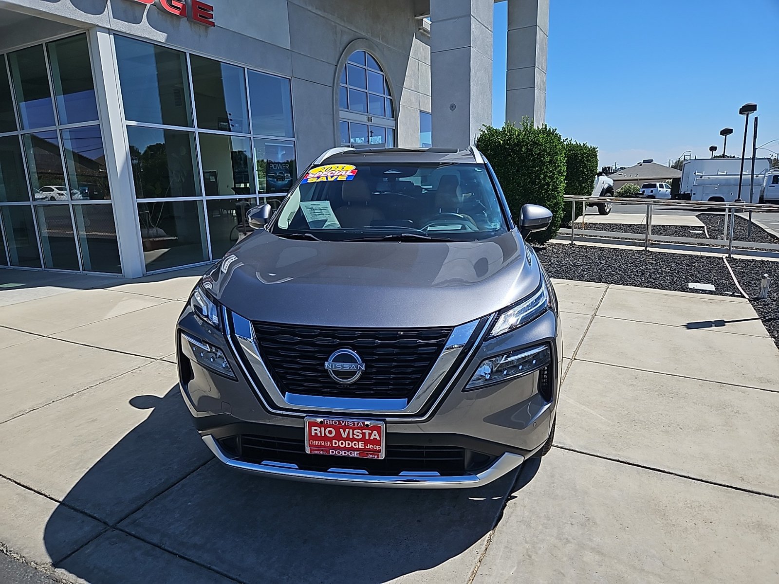 Used 2023 Nissan Rogue Platinum w/ Platinum Premium Package FWD image 8