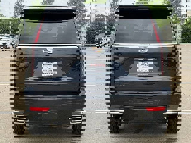 Used 2022 Cadillac Escalade Premium Luxury w/ Performance Package AWD/4WD image 5