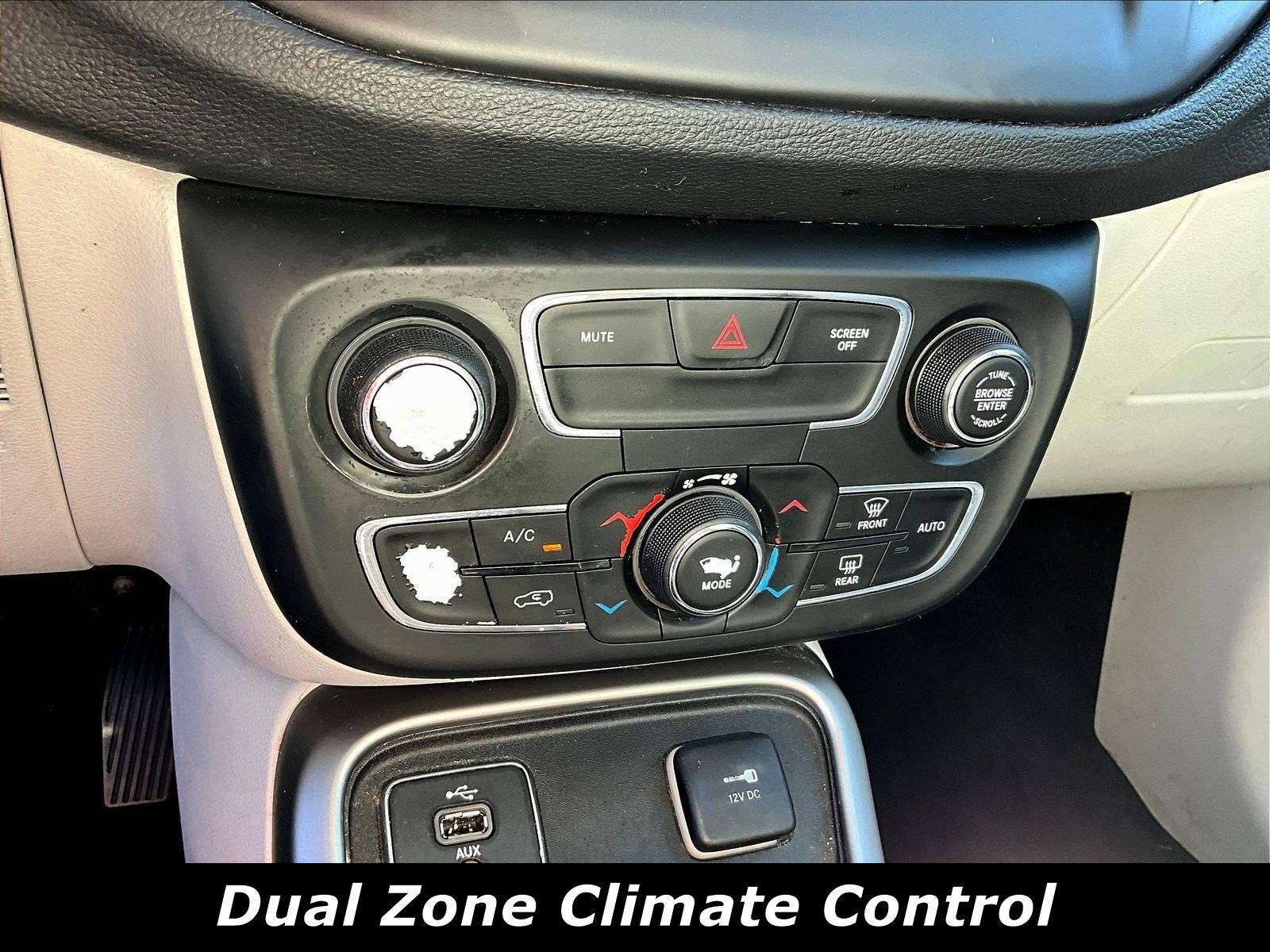 Used 2018 Jeep Compass Latitude w/ Popular Equipment Group FWD image 15