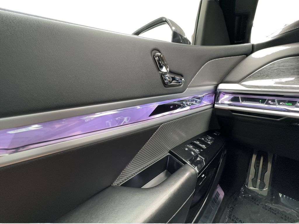Used 2024 BMW 740i RWD image 49