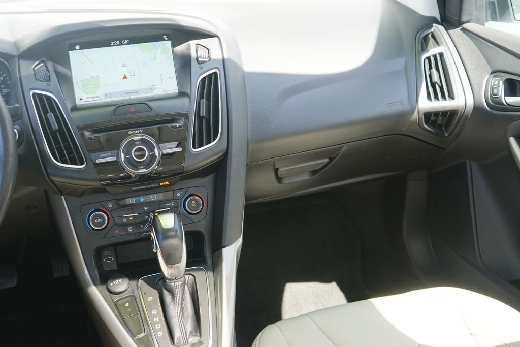 Used 2018 Ford Focus Titanium FWD image 24