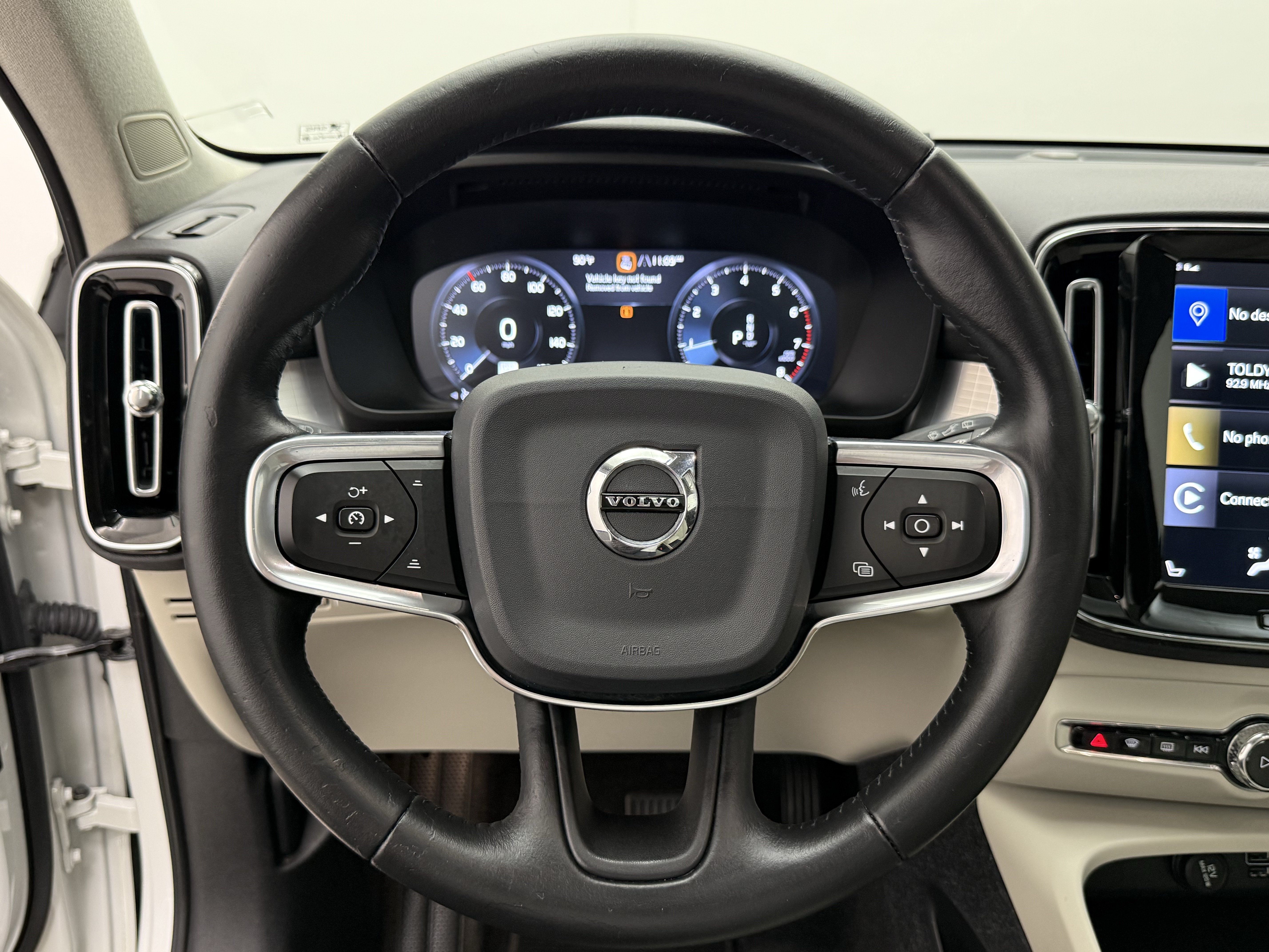 Used 2020 Volvo XC40 T5 Momentum AWD/4WD image 15