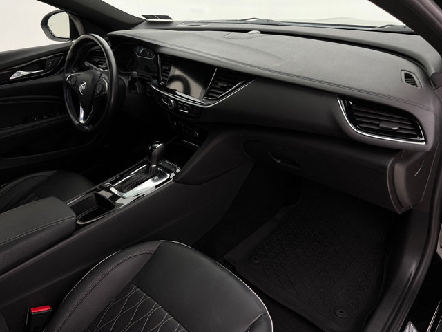 Used 2019 Buick Regal Avenir w/ Driver Confidence Package II FWD image 13