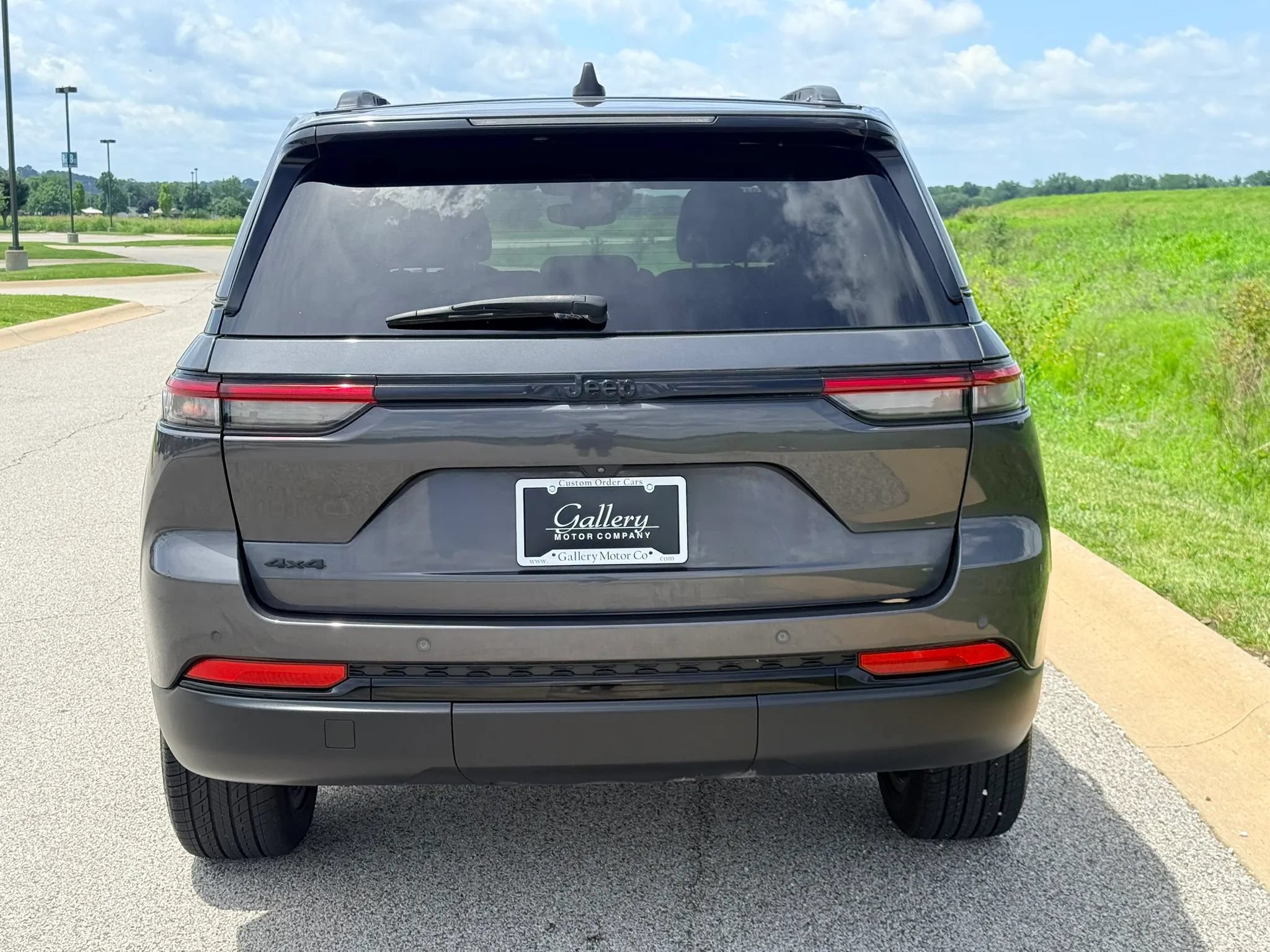 Used 2023 Jeep Grand Cherokee Altitude AWD/4WD image 19