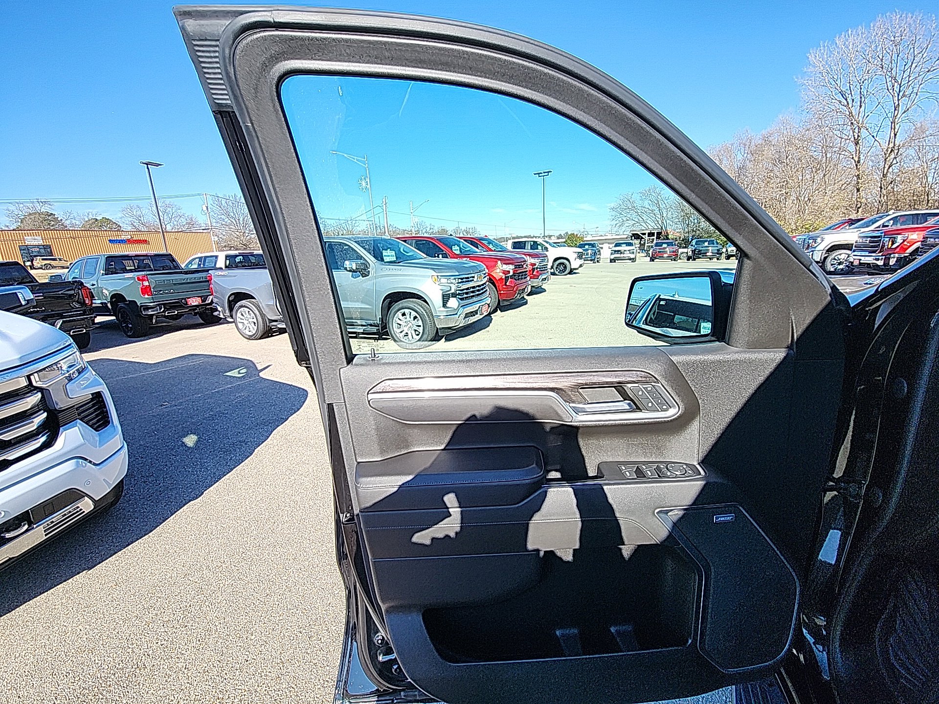 Used 2023 Chevrolet Silverado 1500 LTZ image 14