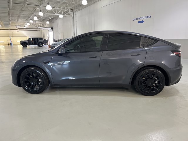 Used 2022 Tesla Model Y Long Range image 5