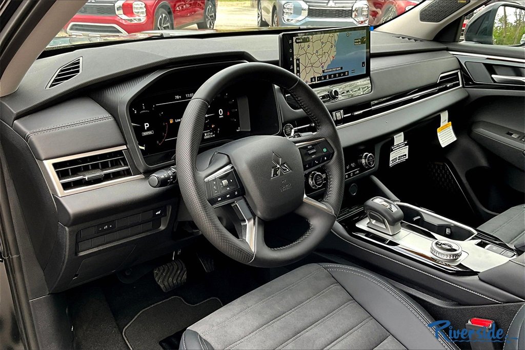 New 2025 Mitsubishi Outlander SE image 6