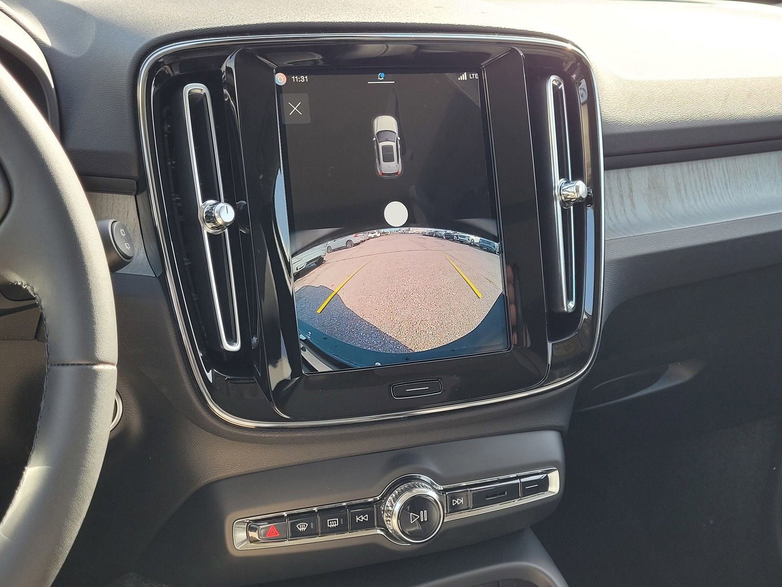 New 2026 Volvo XC40 B4 Core w/ Climate Package image 18