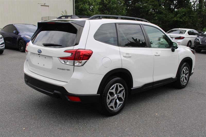 Used 2024 Subaru Forester Premium AWD/4WD image 8