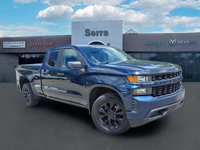 Used 2020 Chevrolet Silverado 1500 Custom w/ Custom Value Package AWD/4WD image 1