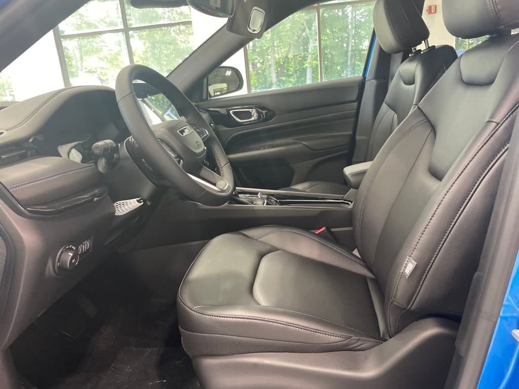 New 2025 Jeep Compass Limited w/ Sun & Sound Group image 2