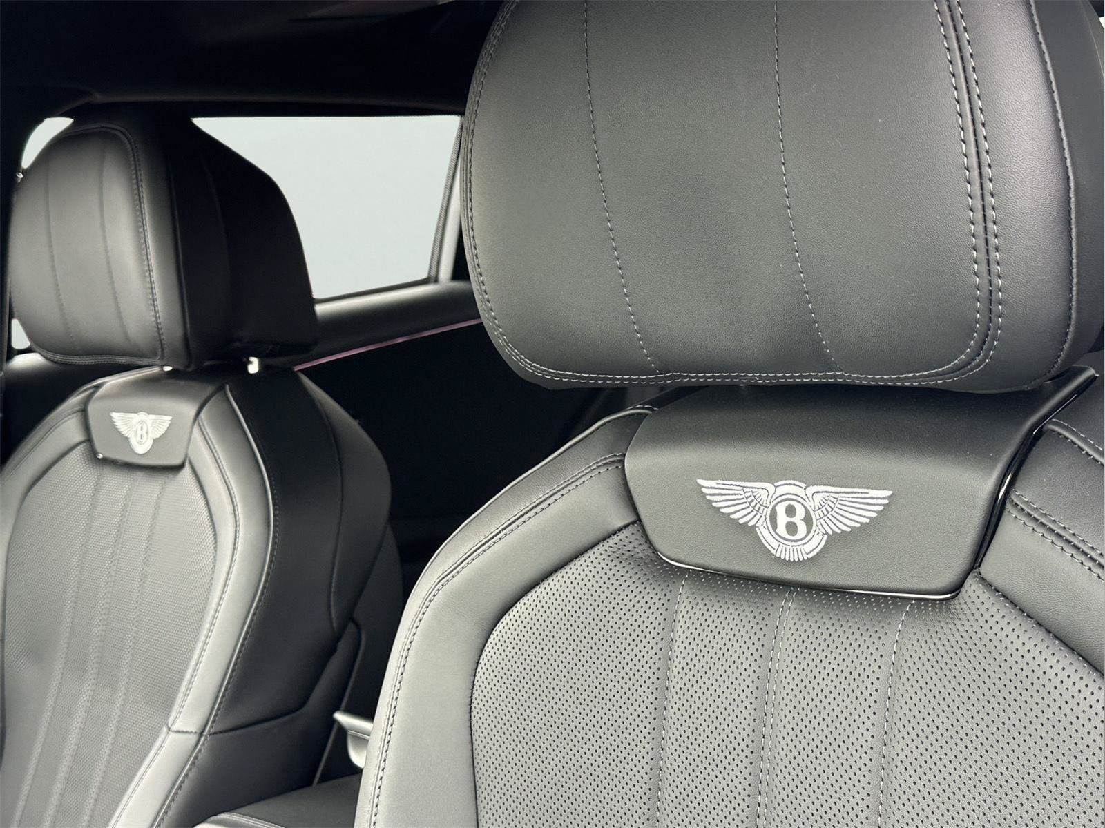 New 2026 Bentley Flying Spur V8 AWD/4WD image 17