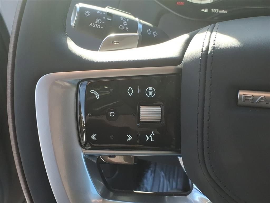 New 2025 Land Rover Range Rover SE AWD/4WD image 17