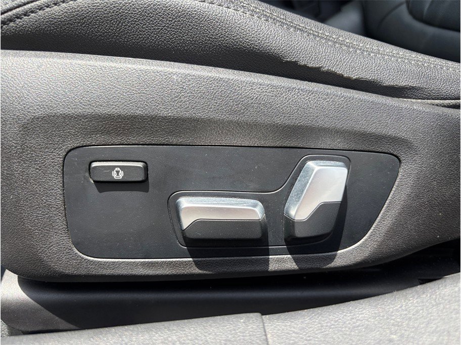 Used 2020 BMW 330i Sedan RWD image 17