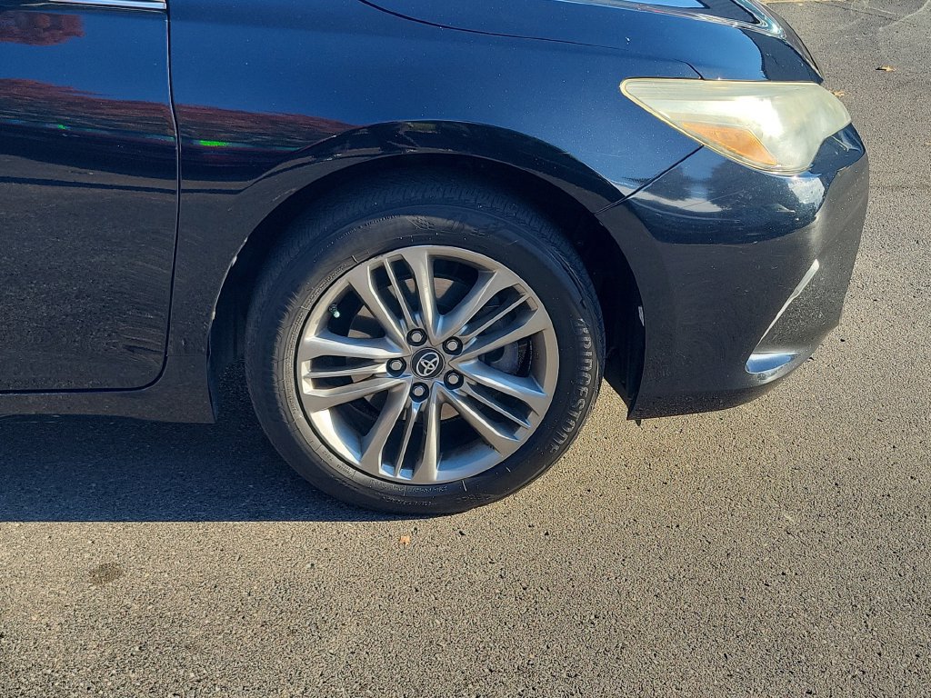Used 2016 Toyota Camry SE FWD image 9