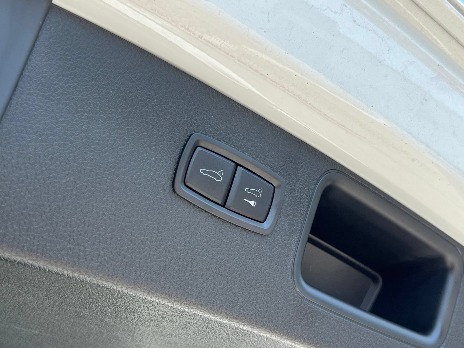 Certified 2024 Porsche Macan AWD/4WD image 22