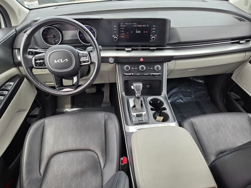 Used 2024 Kia Carnival LX FWD image 8